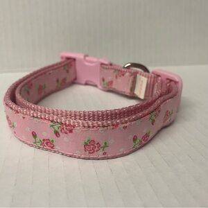 Lulu Pink Rose white polka dots Med.collar 14” Diameter 
Free Name tag / iron on